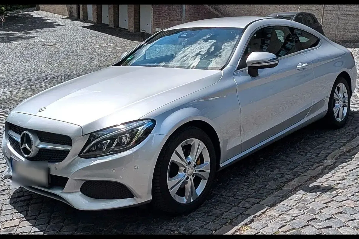 Gebraucht Mercedes C200 184 PS (135 kW) 2017 Silber Coupé