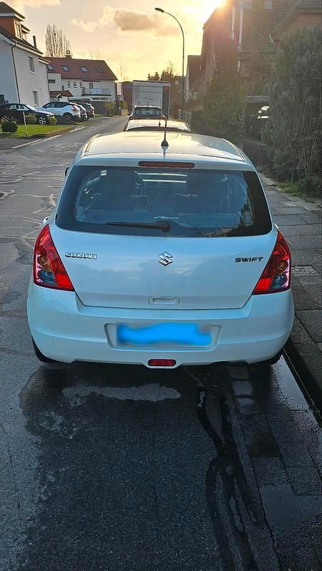 Gebraucht Suzuki Swift 92 PS (67 kW) 2009 Weiß Kleinwagen