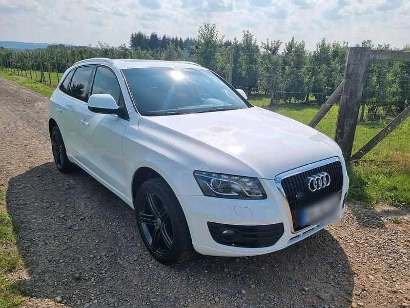 Weiß Gebraucht 2008 Audi Q5 SUV | 9.900 € (Fairer Preis) - Bild 1/4