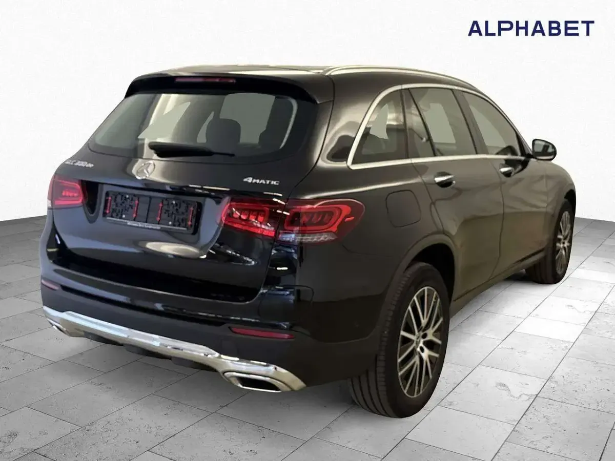 Gebraucht Mercedes GLC300de 306 PS (225 kW) 2022 Schwarz SUV