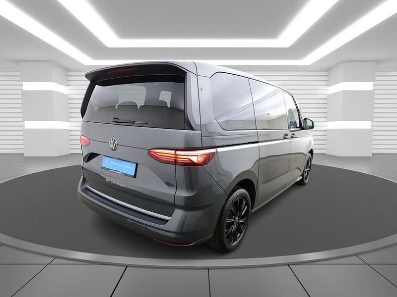 Gebraucht VW Multivan Style 150 PS (110 kW) 2025 Grau Van / Kleinbus