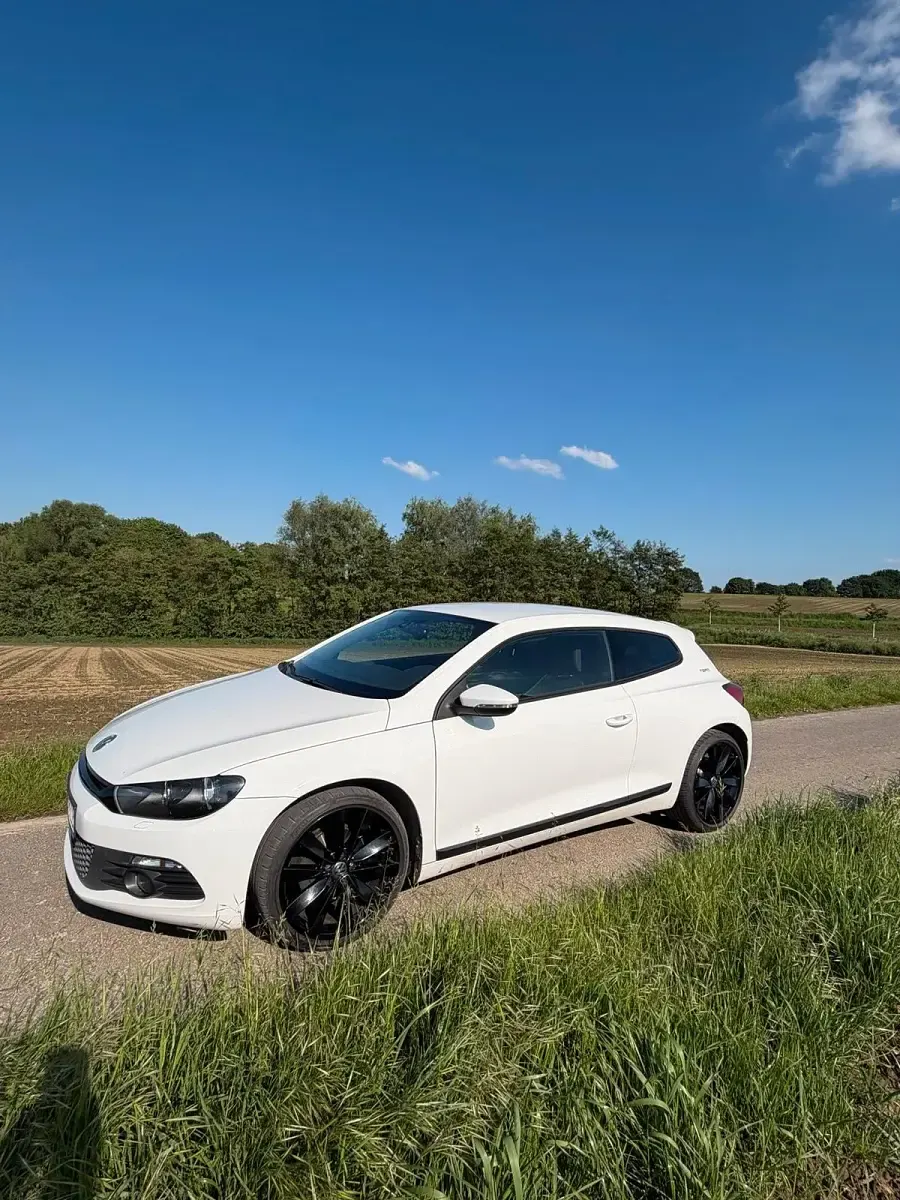 Gebraucht VW Scirocco Edition 122 PS (89 kW) 2011 Weiß Coupé