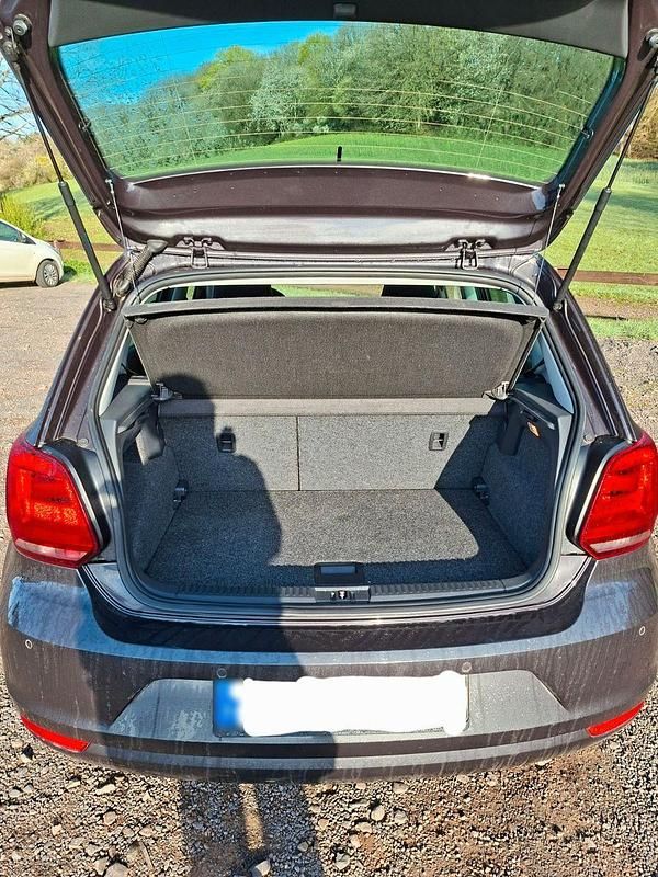 Second-hand VW Polo LOUNGE 75 CP (55 kW) 2016 Gri Hatchback