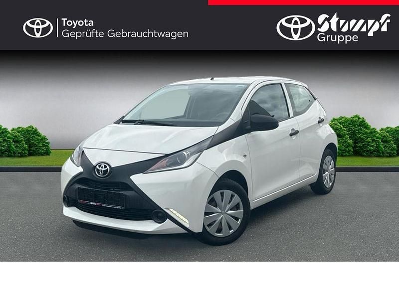 Weiß Gebraucht 2015 Toyota Aygo Business Edition Kleinwagen | 9.290 € (Etwas zu teuer) - Bild 1/4