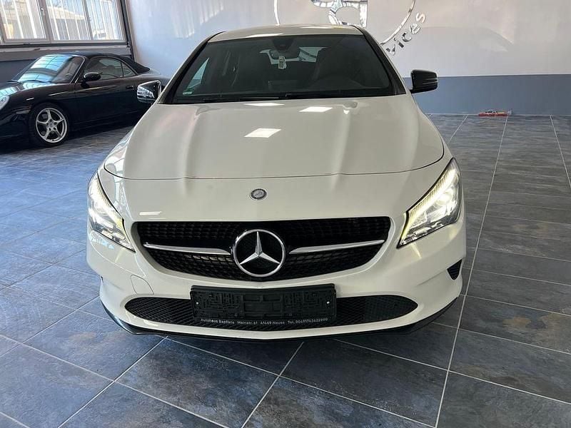 Gebraucht Mercedes CLA180 109 PS (80 kW) 2016 Weiß Limousine