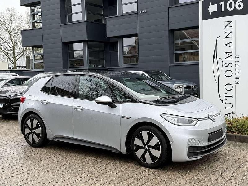 Scale silver metallic Gebraucht 2022 VW ID.3 Pro Performance Kleinwagen | 22.950 € (Guter Preis) - Bild 1/3