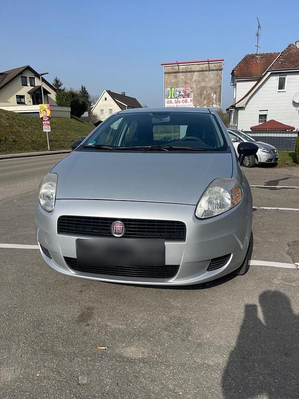 Gebraucht Fiat Punto 69 PS (50 kW) 2012 Silber Kleinwagen