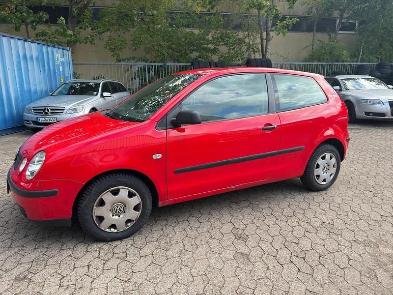 Rot Gebraucht 2002 VW Polo Kleinwagen | 2.900 € (Teuer) - Bild 1/4