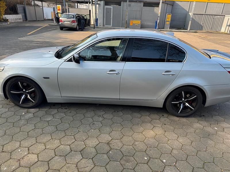 Gebraucht BMW 520 170 PS (125 kW) 2003 Grau Limousine