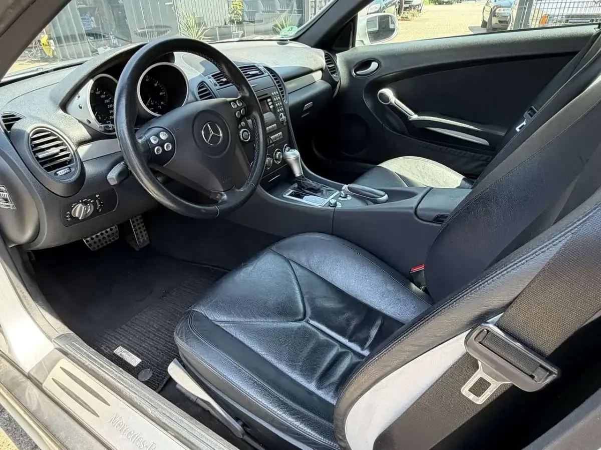 Gebraucht Mercedes SLK200 163 PS (119 kW) 2008 Iridiumsilber  metalliclack Cabrio