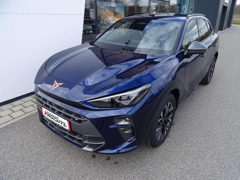 Neu Cupra Terramar 150 PS (110 kW) 2025 Cosmos blau (metallic) SUV