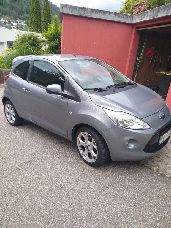 Grau Gebraucht 2015 Ford Ka Titanium Kleinwagen | 5.300 € (Guter Preis) - Bild 1/4