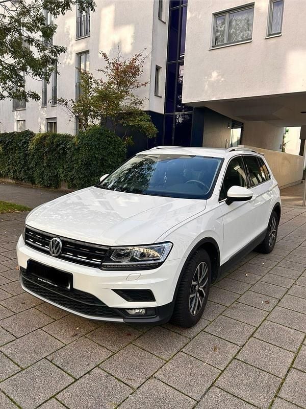 Weiß Gebraucht 2020 VW Tiguan Comfortline SUV | 19.500 € (Superpreis) - Bild 1/4