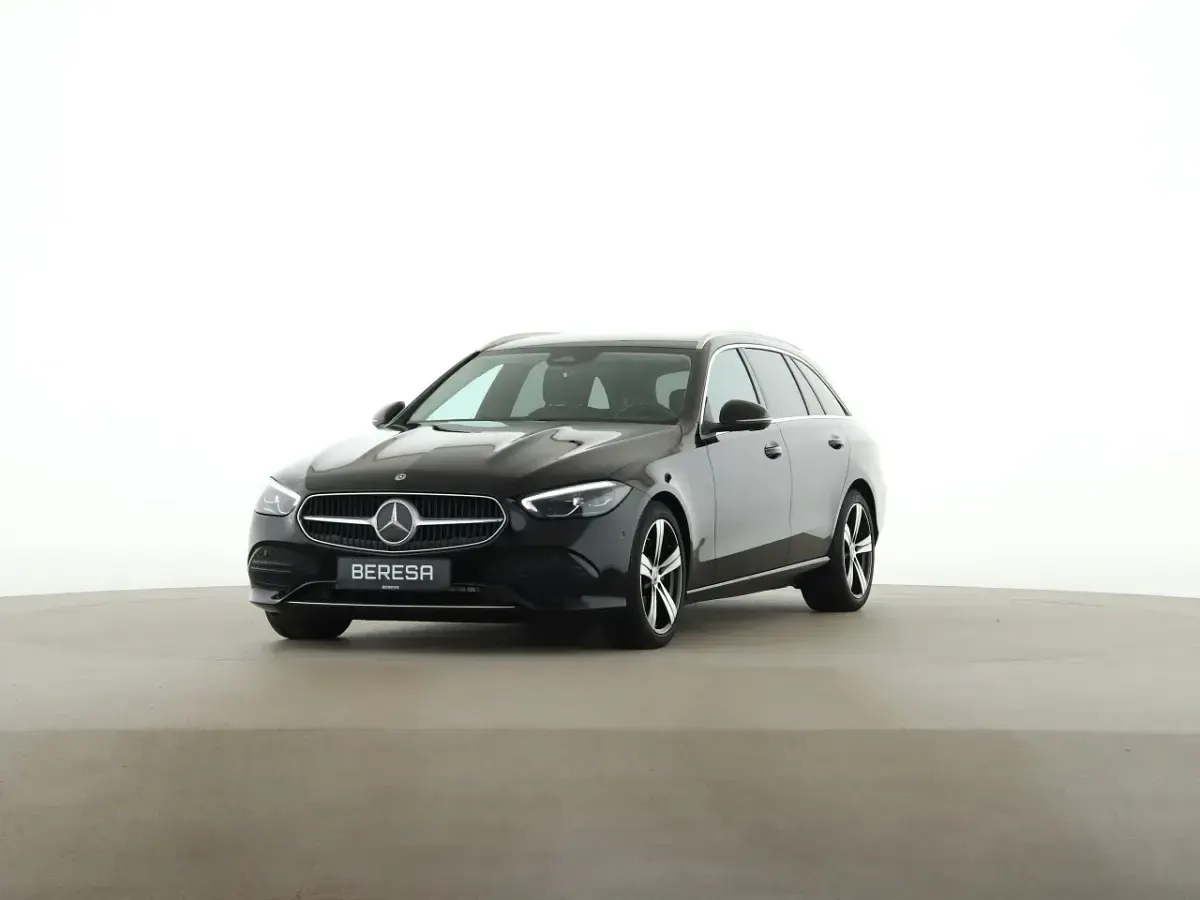 Gebraucht Mercedes C220 Avantgarde 200 PS (147 kW) 2023 Schwarz Limousine