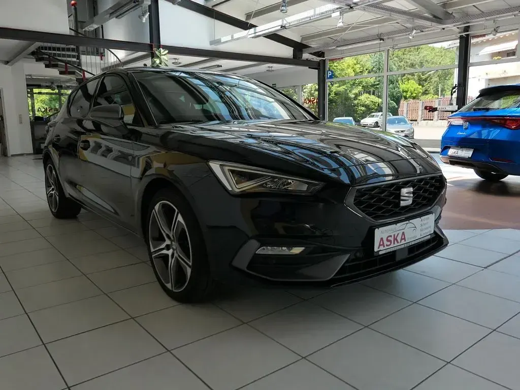 Gebraucht Seat Leon FR 131 PS (96 kW) 2022 Schwarz Limousine