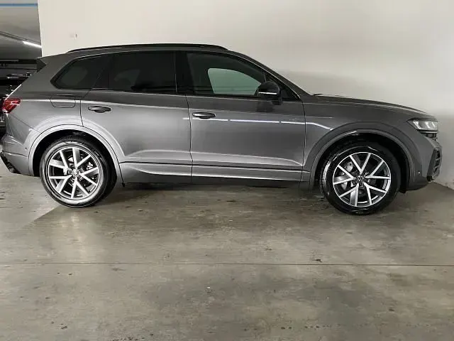 Neu VW Touareg Edition 286 PS (210 kW) 2026 Grau SUV