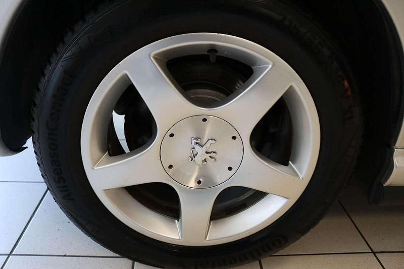 Gebraucht Peugeot 406 Coupe Platinum 207 PS (152 kW) 2004 Silbermetallik Coupé