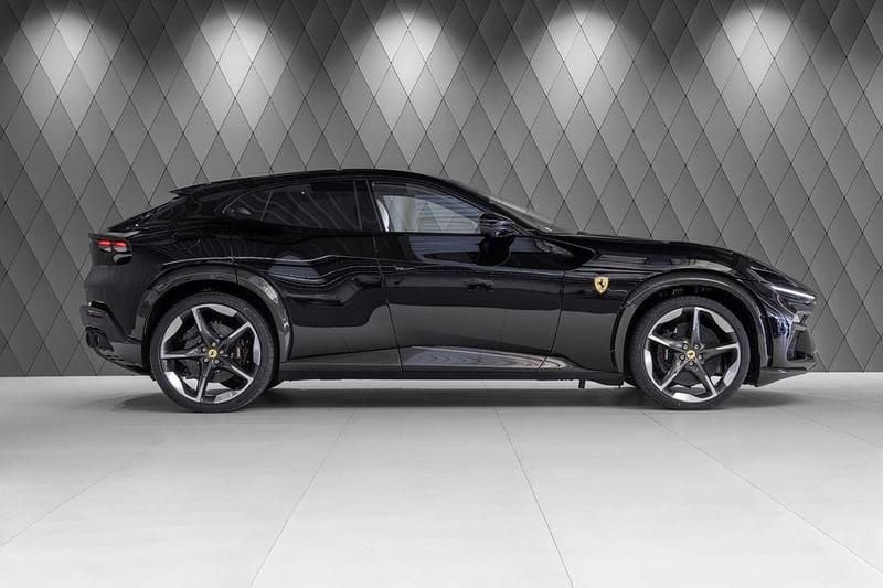 Neu Ferrari Purosangue 719 PS (528 kW) 2026 Schwarz SUV