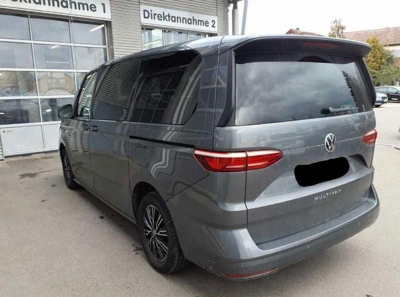 Gebraucht VW Multivan Life 204 PS (150 kW) 2023 Grau Van