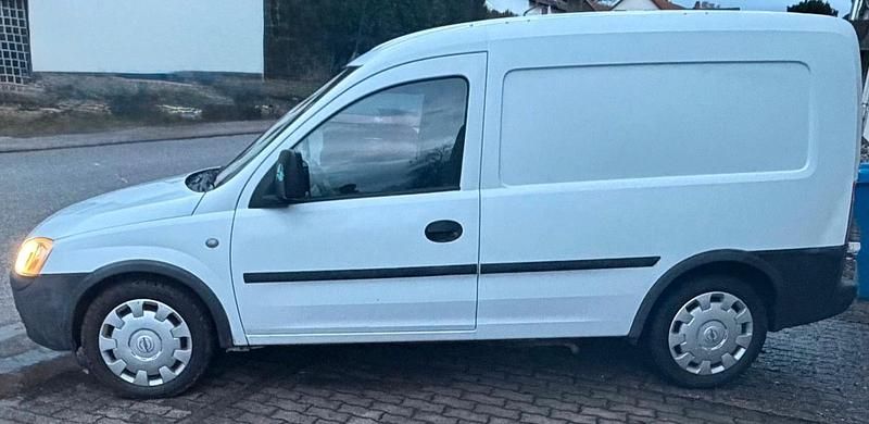 Gebraucht Opel Combo 97 PS (71 kW) 2006 Weiß Van / Kleinbus