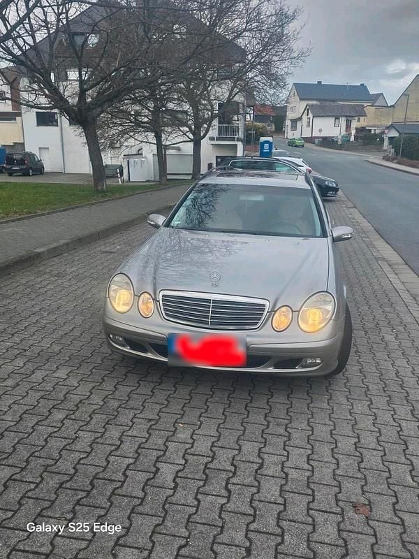 Gebraucht Mercedes E220 150 PS (110 kW) 2005 Grau Kombi
