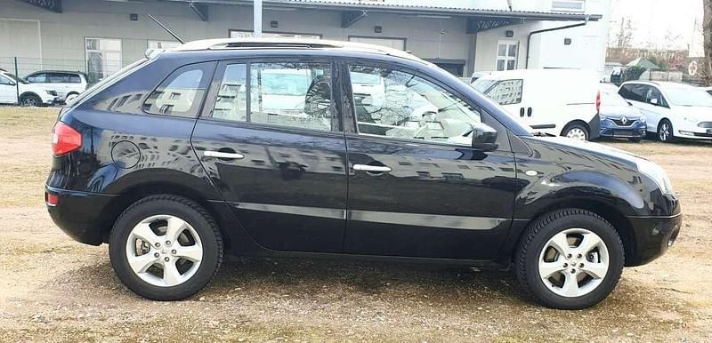 Używany Renault Koleos Dynamique 150 KM (110 kW) 2010 Czarny SUV