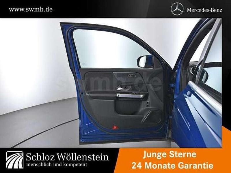 Gebraucht Mercedes GLB200 Advanced 150 PS (110 kW) 2024 Metalliclack spektralblau SUV