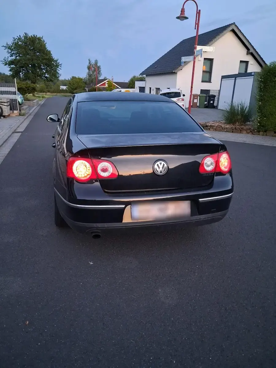 Gebraucht VW Passat 115 PS (84 kW) 2005 Schwarz Limousine
