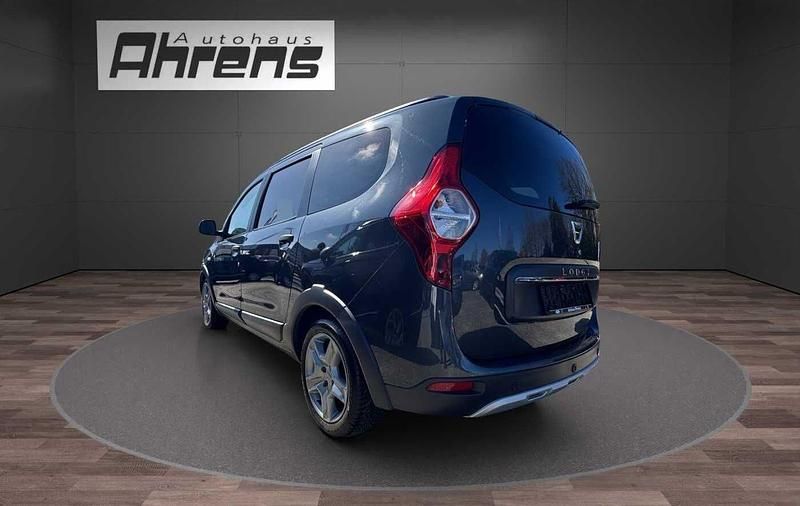 Gebraucht Dacia Lodgy Stepway 131 PS (96 kW) 2021 Grau metallic Van / Kleinbus