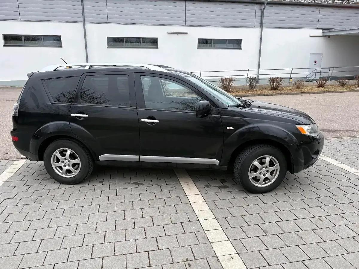Gebraucht Mitsubishi Outlander 156 PS (114 kW) 2008 Schwarz SUV
