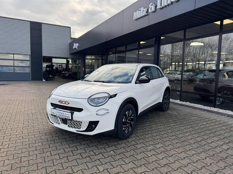 Neu Fiat 600E Red 114 kW (156 PS) 2025 Weiß SUV