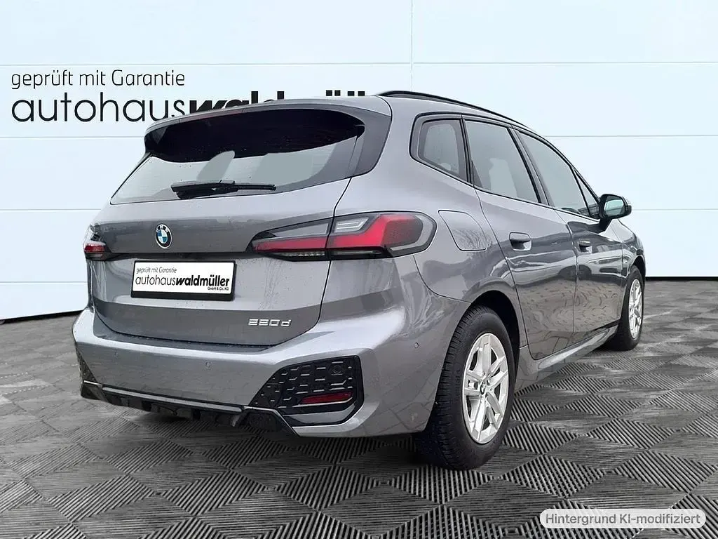 Gebraucht BMW 220 Active Tourer M Sport 150 PS (110 kW) 2024 Grau Van / Kleinbus