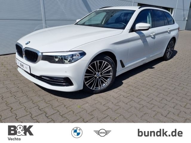 Weiss Gebraucht 2020 BMW 520 Sport Line Kombi | 34.880 € (Teuer) - Bild 1/4