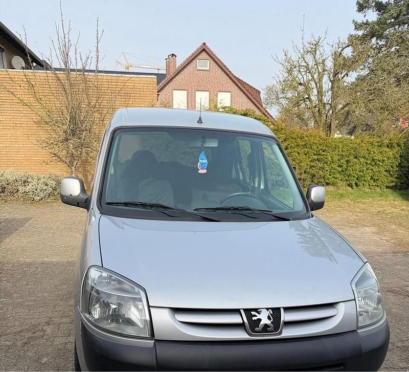 Gebraucht Peugeot Partner 2024 Silber Van / Kleinbus