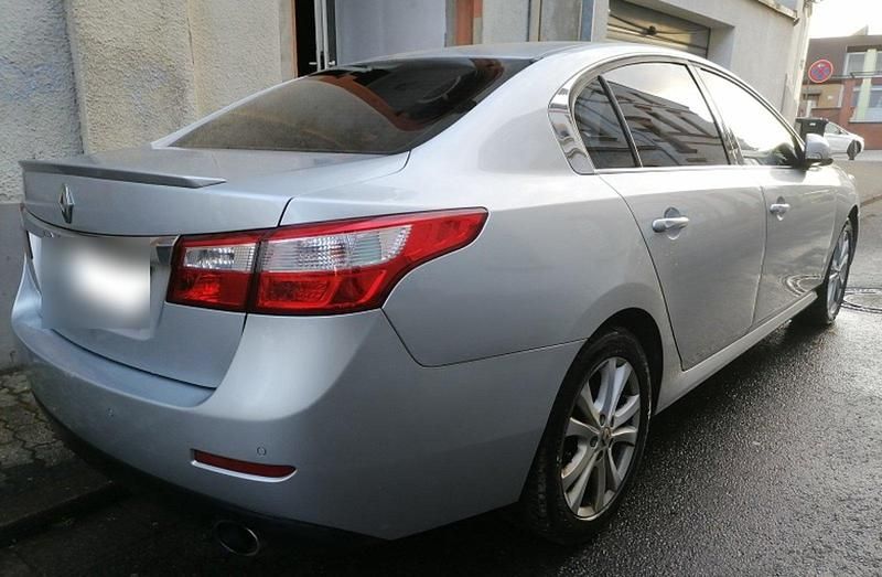 Gebraucht Renault Latitude 150 PS (110 kW) 2011 Silber Limousine