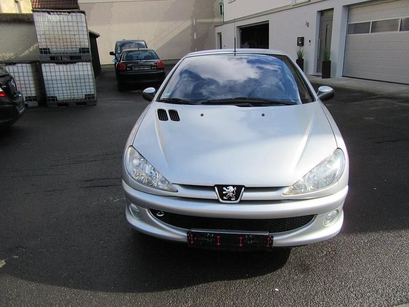 Gebraucht Peugeot 206 108 PS (79 kW) 2004 Silber Cabrio
