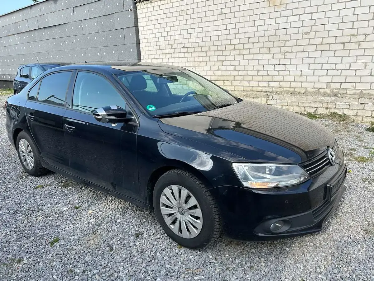 Gebraucht VW Jetta Trendline 105 PS (77 kW) 2012 Schwarz Limousine