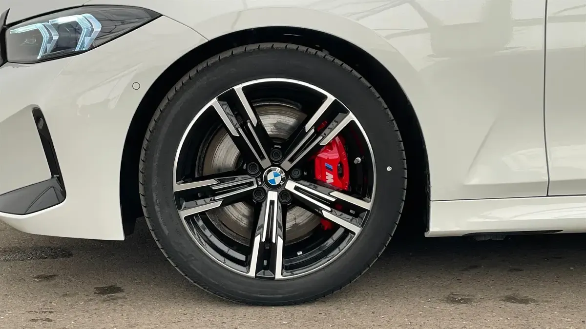 Gebraucht BMW M340 Comfort Edition 340 PS (250 kW) 2025 Alpinweiß uni Limousine