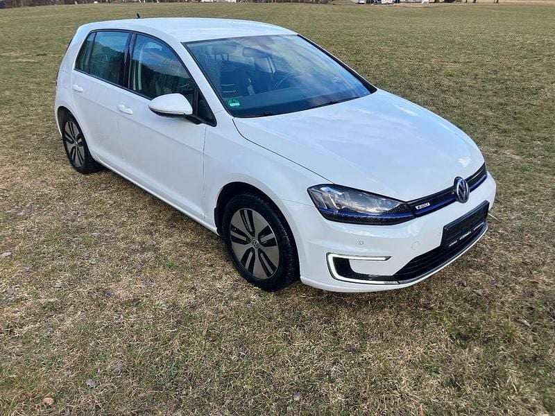 Gebraucht VW e-Golf 85 kW (116 PS) 2015 Weiß Kleinwagen