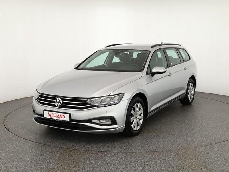 Silber Gebraucht 2020 VW Passat Kombi | 19.950 € (Fairer Preis) - Bild 1/4