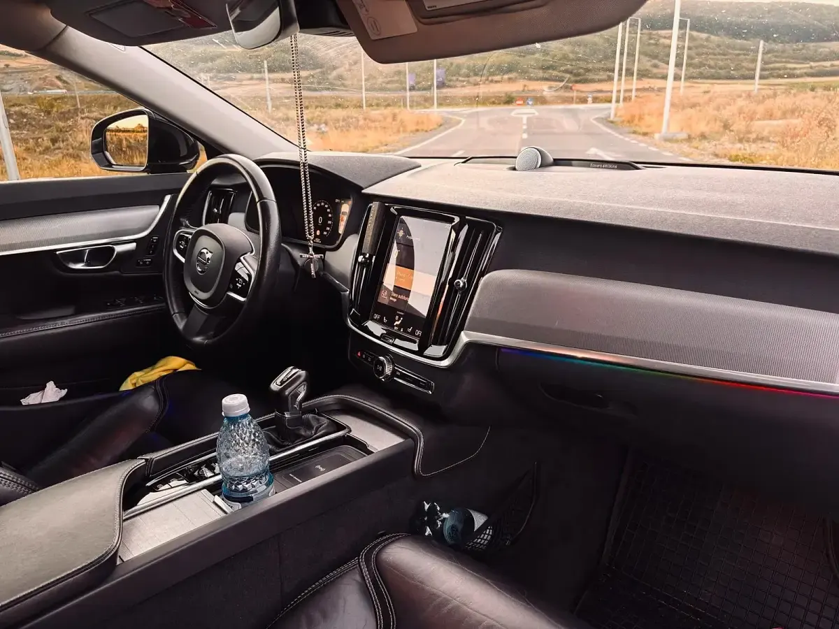 Gebraucht Volvo S90 190 PS (139 kW) 2018 Blau Limousine