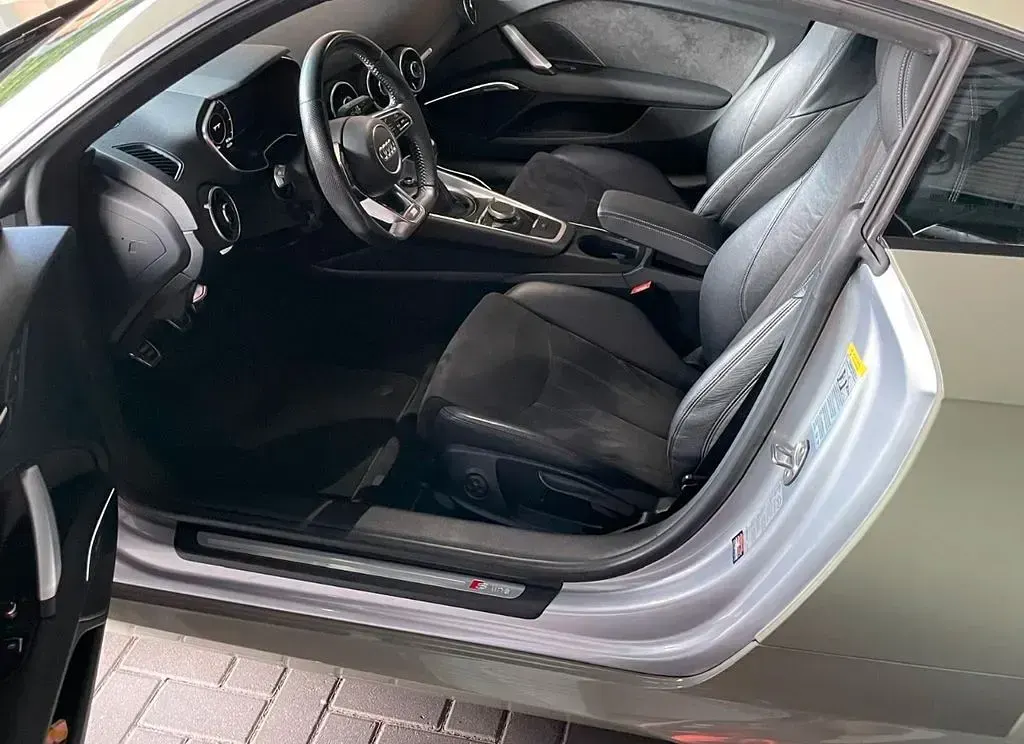 Gebraucht Audi TT S-Line 230 PS (169 kW) 2015 Silber Coupé