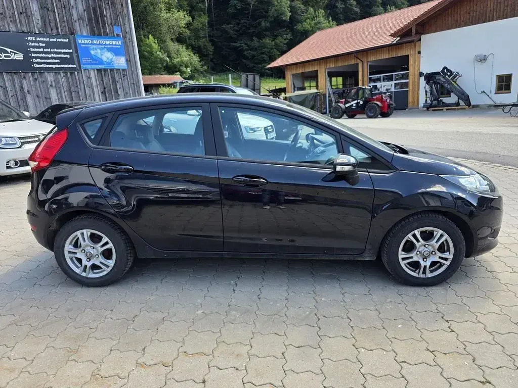 Gebraucht Ford Fiesta Ambiente 60 PS (44 kW) 2010 Schwarz Limousine