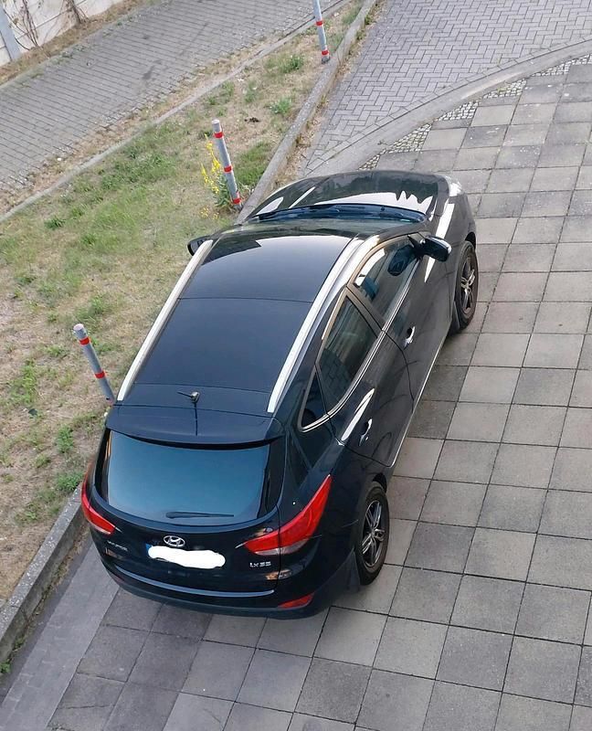 Schwarz Gebraucht 2010 Hyundai ix35 Style SUV | 8.500 € (Fairer Preis) - Bild 1/4