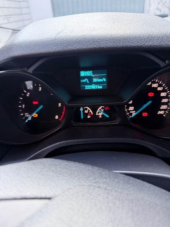 Gebraucht Ford Tourneo 120 PS (88 kW) 2017 Weiß Van / Kleinbus