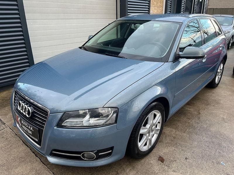 Gebraucht Audi A3 105 PS (77 kW) 2011 Blau Kleinwagen