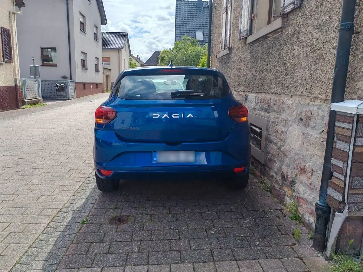 Gebraucht Dacia Sandero Expression 91 PS (66 kW) 2023 Blau Limousine