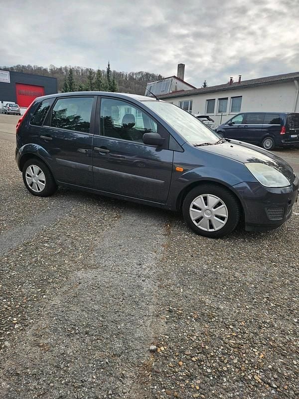 Gebraucht Ford Fiesta 69 PS (50 kW) 2007 Grau Kleinwagen