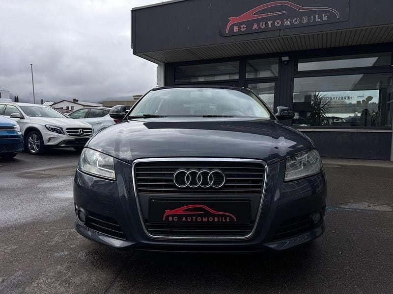 Gebraucht Audi A3 Ambiente 160 PS (117 kW) 2010 Grau Kleinwagen