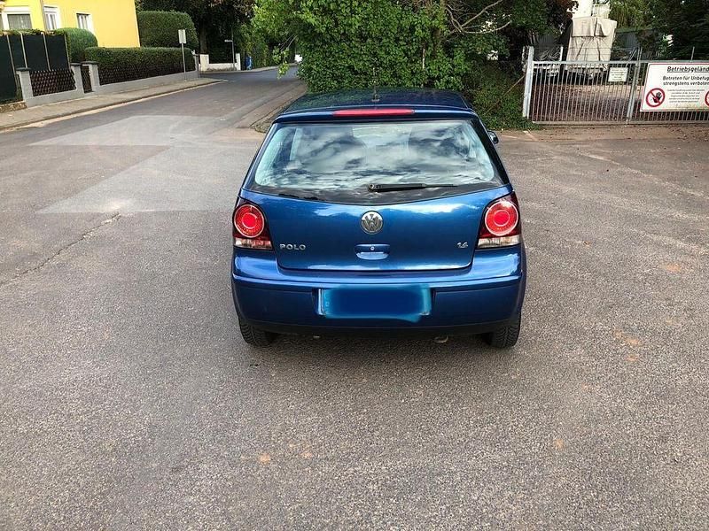 Gebraucht VW Polo 75 PS (55 kW) 2005 Blau Kleinwagen